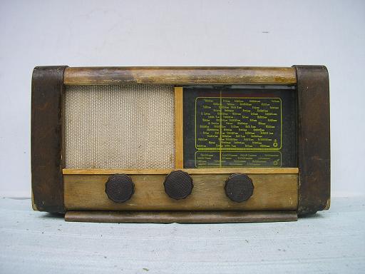 Tuntematon 5-putkinen radio