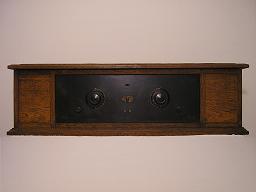 Tuntematon 2-putkinen radio