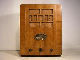 Tuntematon 3-putkinen radio
