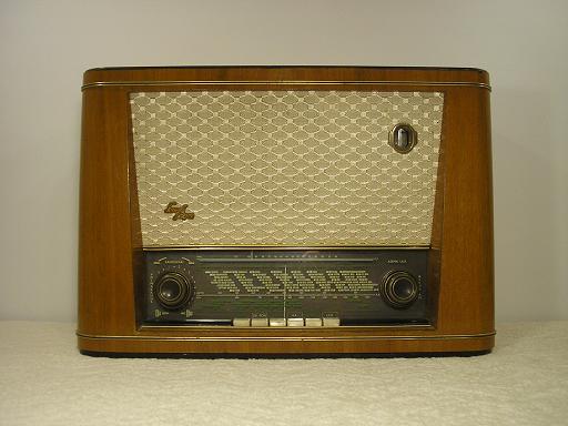 Luxor Attach� 3302 W